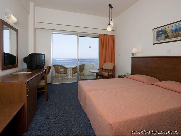 Sentido Kouzalis Beach Hotel Protaras Kamer foto